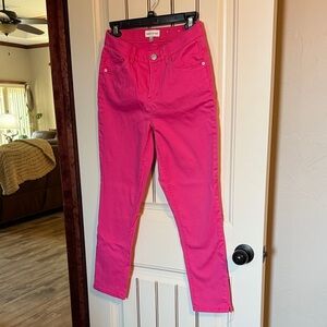Gibson Latimer Vibrant Pink Ankle Jeans in Excellent Condition